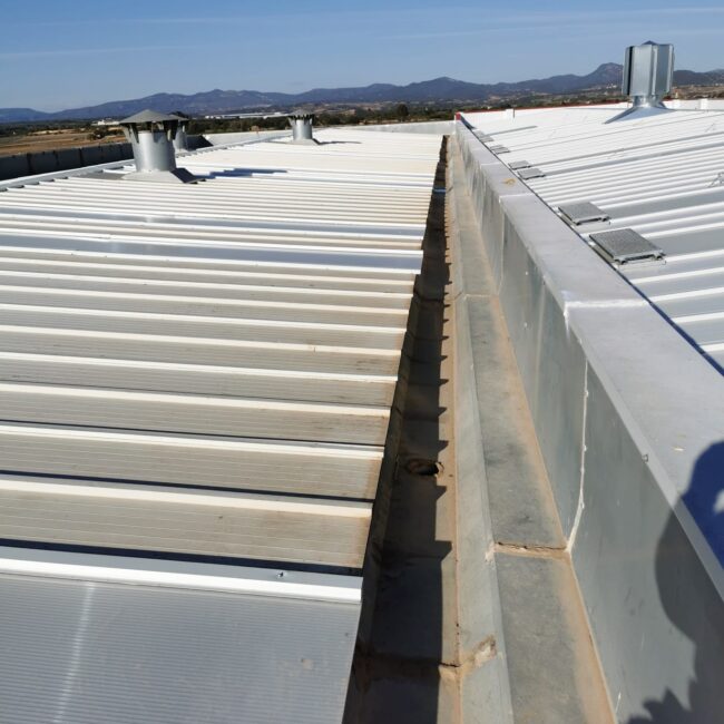 39. FINALIZACIÓN CANAL QUE SEPARA CUBIERTA 1 DE CUBIERTA 2